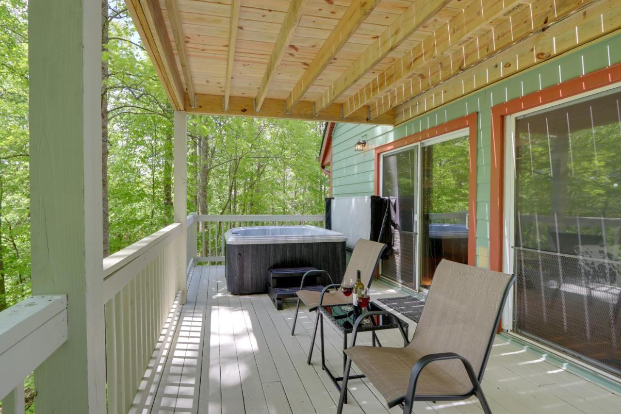 Blue Ridge Getaway With Hot Tub And Seasonal View! Villa Kültér fotó
